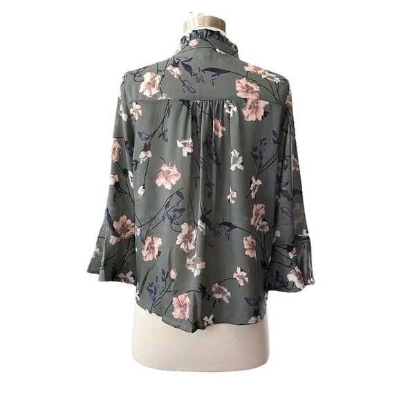 Lucy Paris Top Women's Size XS Green Floral Romantic Keyhole Tie Neck Ruffle - Picture 4 of 6